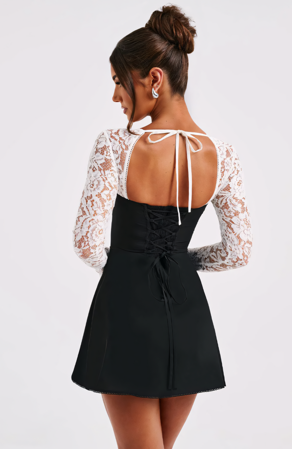 שמלת דגם מילה